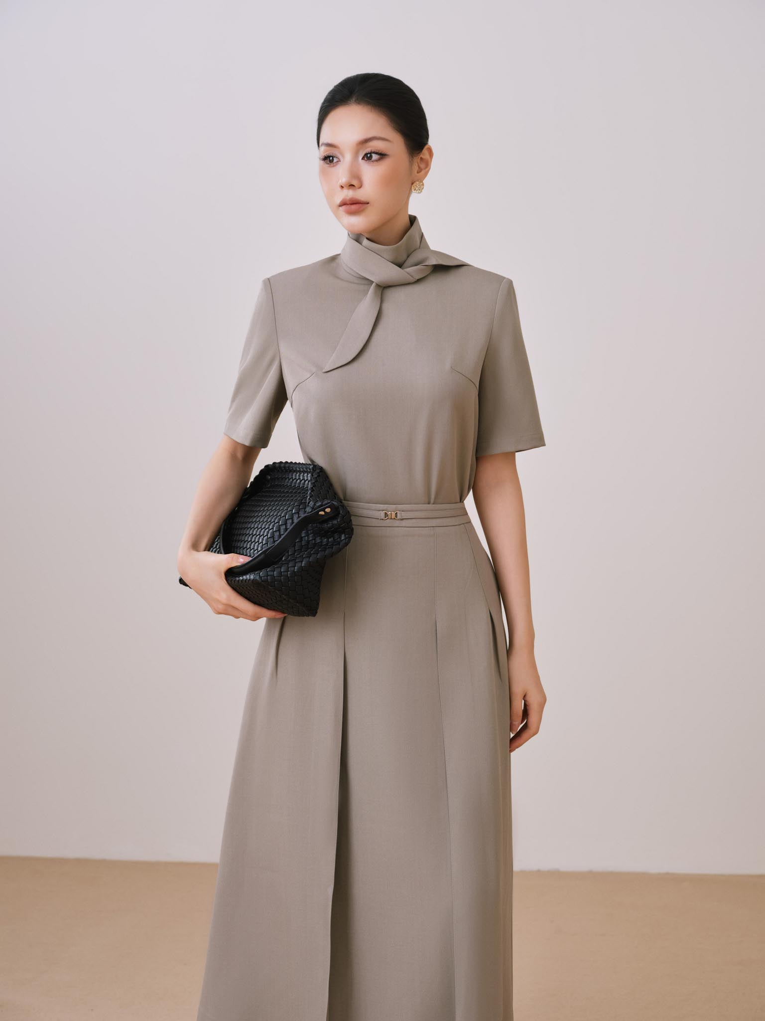 Áo cộc tay cổ cao quàng khăn_CV.2-1127